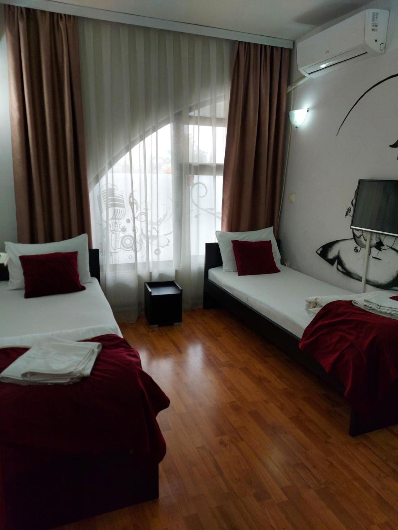 The Bulevard Hotel Скопье Экстерьер фото