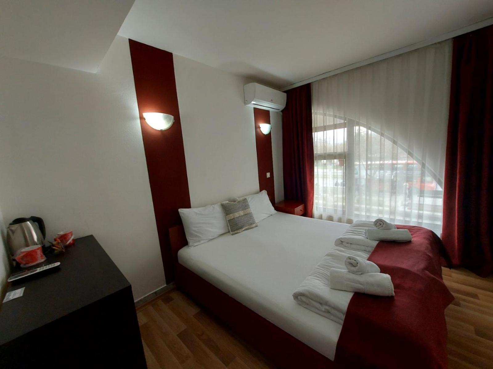 The Bulevard Hotel Скопье Экстерьер фото